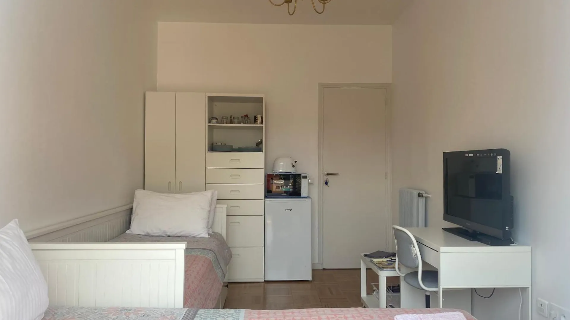 Mirela'S Private Room With Key, Ac, Lift & Balcony In The Center Of Nice On The Cote D'Azur