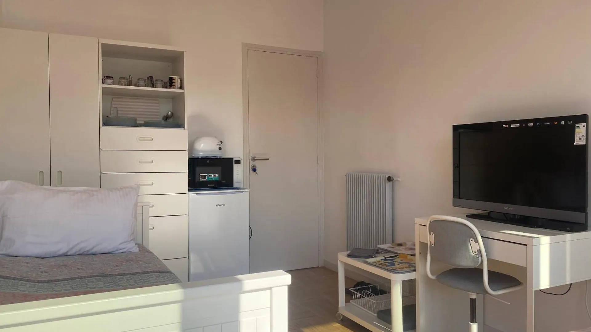 Homestay Mirela'S Private Room With Key, Ac, Lift & Balcony In The Center Of Nice On The Cote D'Azur