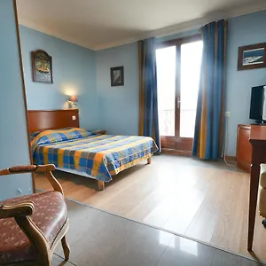 Hostel Baccarat, Nizza